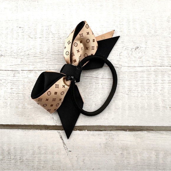 Louis Vuitton fabric hair tie. Unbranded. NEW display picture 2